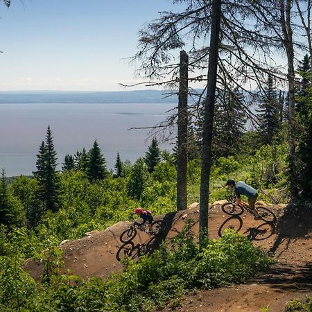 Les Chalets Du Massif De Charlevoix เปอตีต-ริวิแยร์-แซ็งต์-ฟรองซัวส์ ภายนอก รูปภาพ